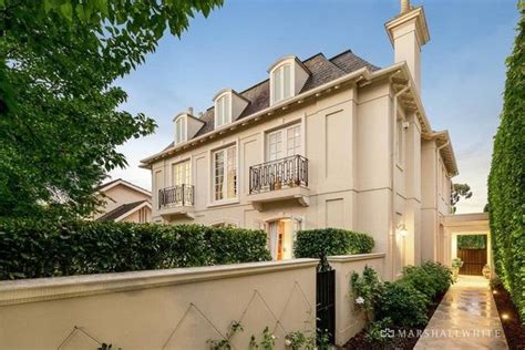 Houses For Sale in Toorak, VIC 3142 .